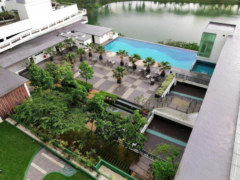 Honeymoon By A Legacy Group - Klcc Lake View Kuala Lumpur
