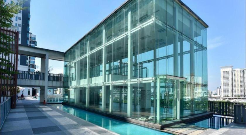 Honeymoon By A Legacy Group - Klcc Lake View Aparthotel Kuala Lumpur